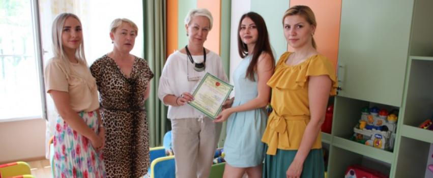 Сотрудники Сочинского филиала компании «Россети Кубань» собрали средства в помощь Сочинскому дому ребенка.