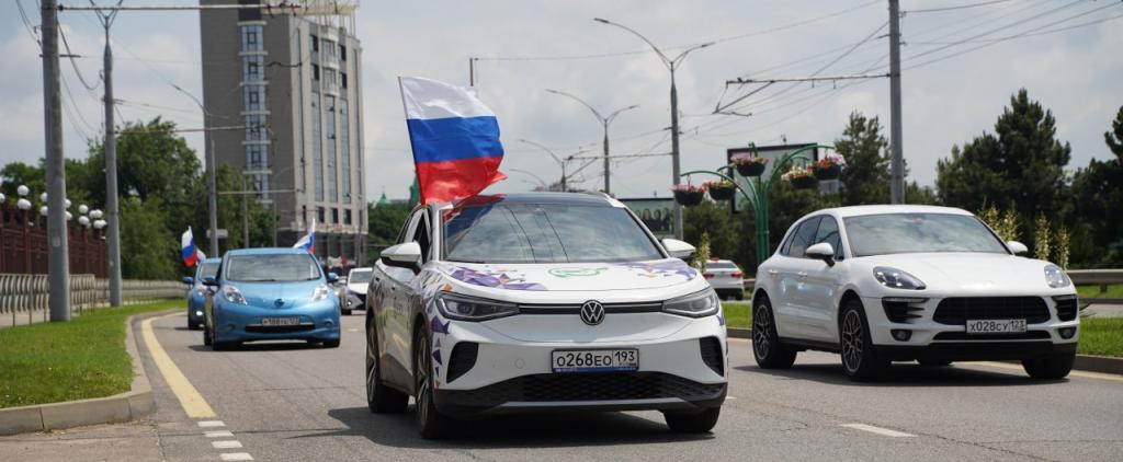 Члены Электропрофсоюза ППО АО «НЭСК» приняли участие в автопробеге электромобилей по улицам Краснодара