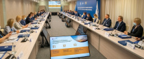 На совещании в Омске были обсуждены перспективы выстраивания более доверительного диалога между работодателями и работниками
