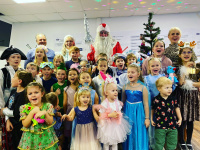 Творческий новогодний праздник для детей ЮЭС 