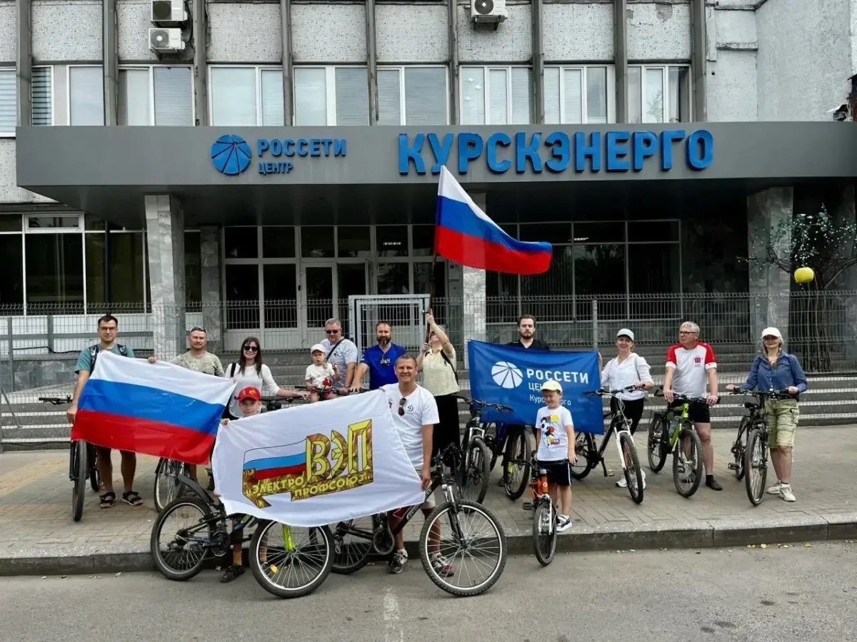 Энергетики «Курскэнерго» почтили память героев Курской битвы