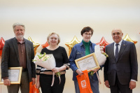 Делились друг с другом восторженными впечатлениями