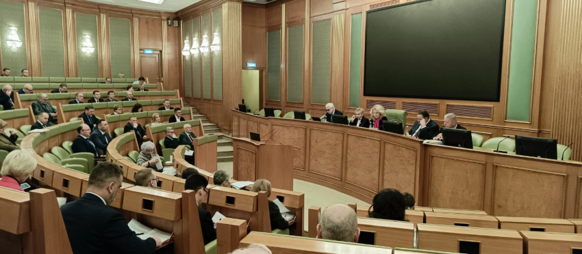 На пятничном заседании РТК рассмотрено большое количество вопросов, в том числе о минимальном размере оплаты труда за работу в ночное время и об особенностях исчисления средней заработной платы