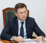 Председатель Всероссийского Электропрофсоюза Ю.Б. Офицеров поздравил А.В. Новака с назначением на должность Министра энергетики Российской Федерации