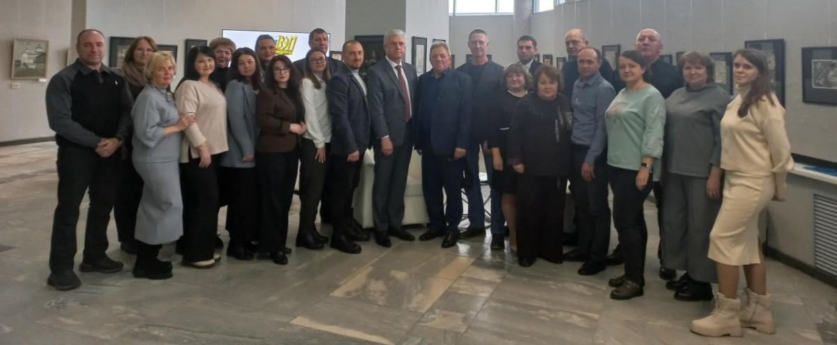 Состоялось Пленарное заседание Курской областной организации Всероссийского Электропрофсоюза в необычном формате в выставочном центре им. "Казимира Малевича"