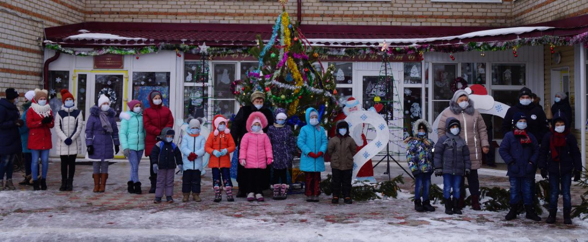Сотрудники Курскэнерго поздравили с наступающим Новым годом воспитанников социальных учреждений 