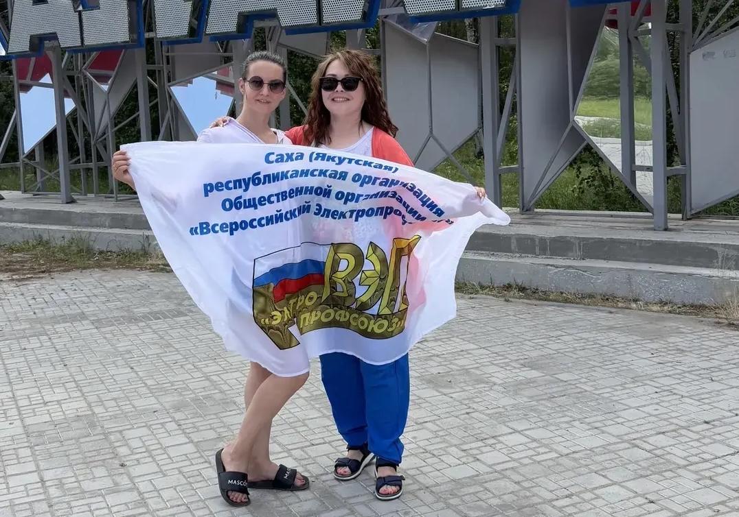 «Магия воды и северного солнца»: энергетики Якутии прошли на байдарках таёжные реки, сделав традиционный летний отдых незабываемым