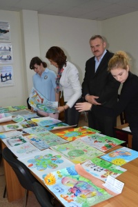 Дети рисуют нашу планету