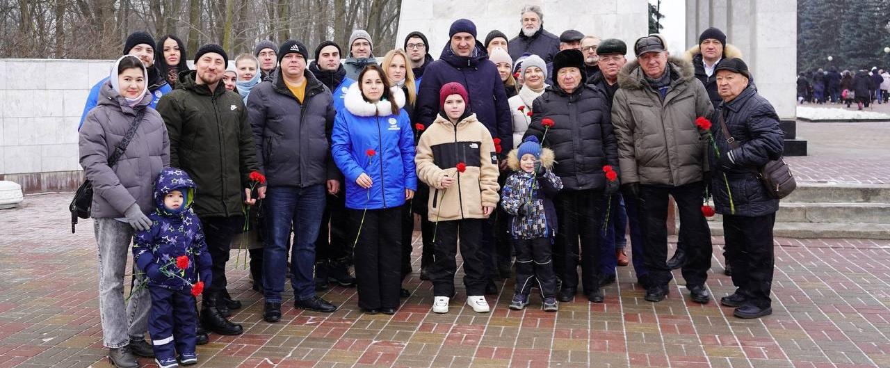 В филиале «Россети Центр» почтили память героев-освободителей Курска