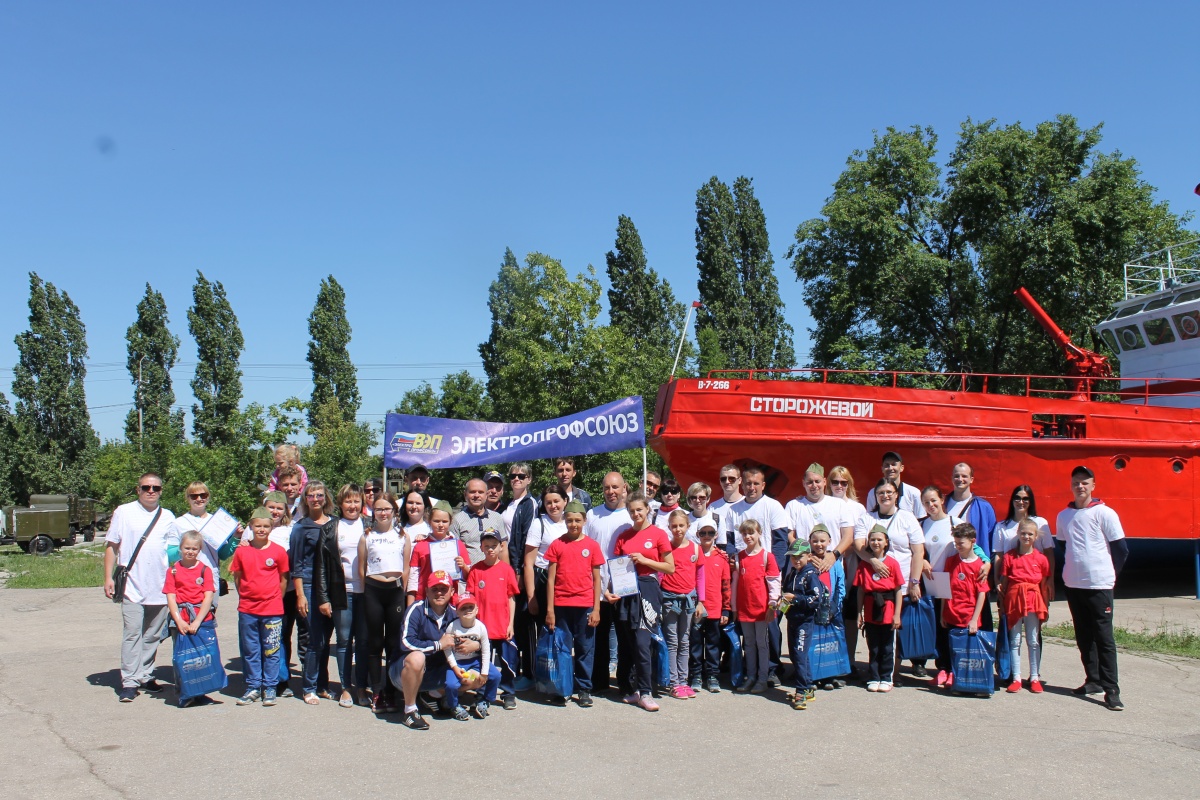 Мама, папа, я – дружная семья!