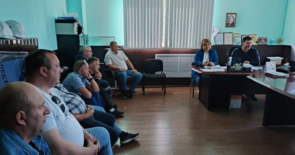 Все по плану! В Год укрепления и развития социального партнерства профлидер и руководство филиала Северных электрических сетей проводят совместные выездные встречи 